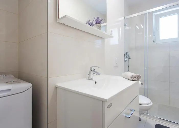 Appartement Lovely In With Wifi Makarska